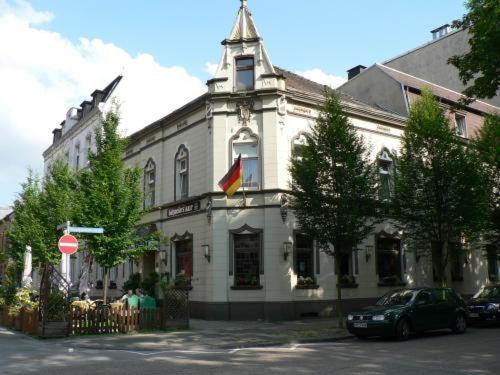 Stadt-Gut-Hotel Zum Rathaus Обергаузен Екстер'єр фото
